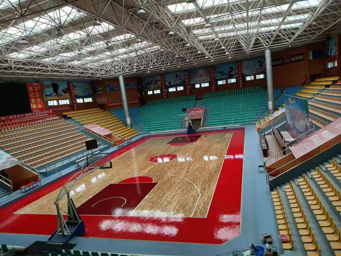 定西临洮县篮球馆运动木地板翻新