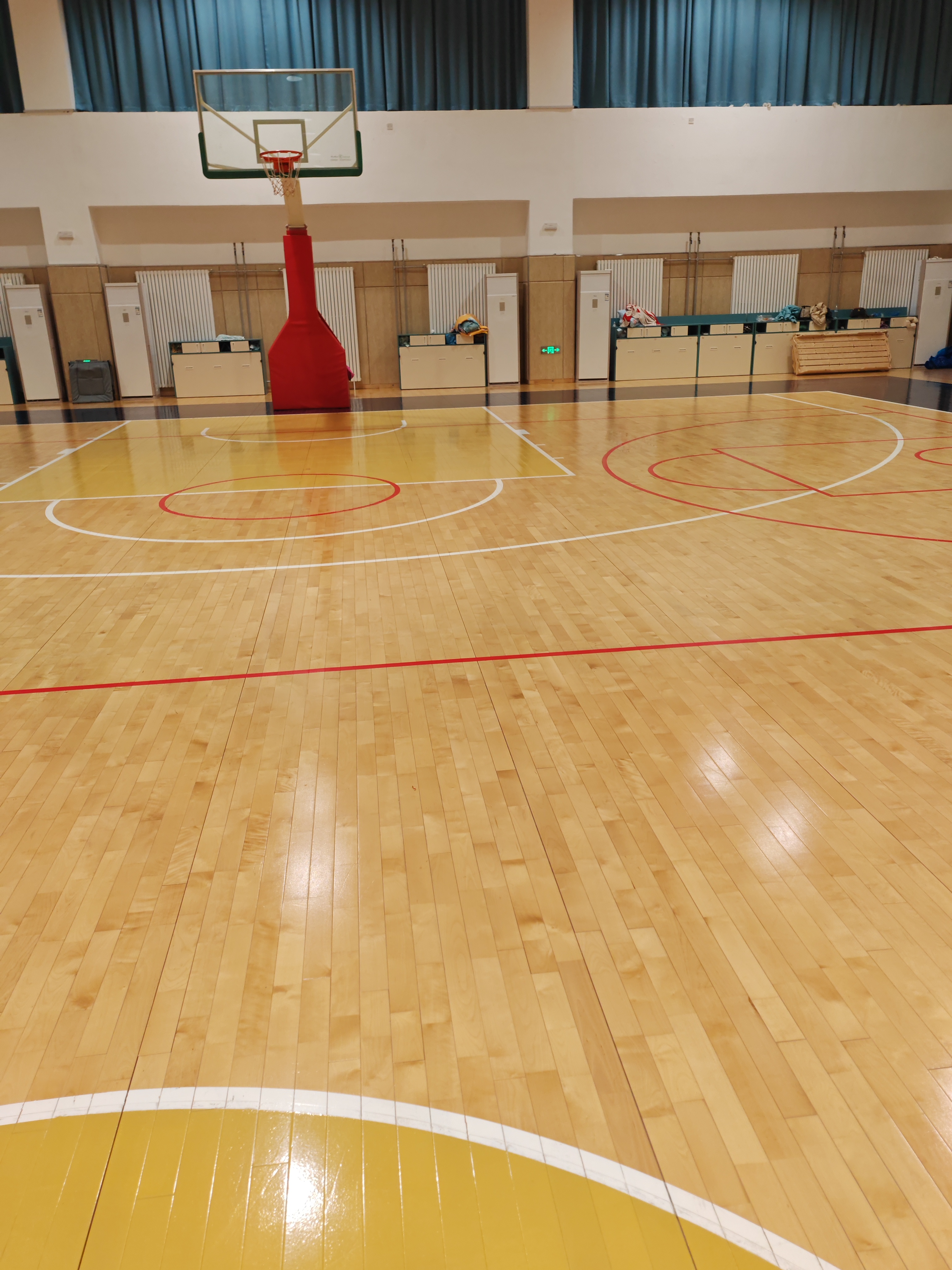 体育运动木地板翻新体育运动木地板翻新