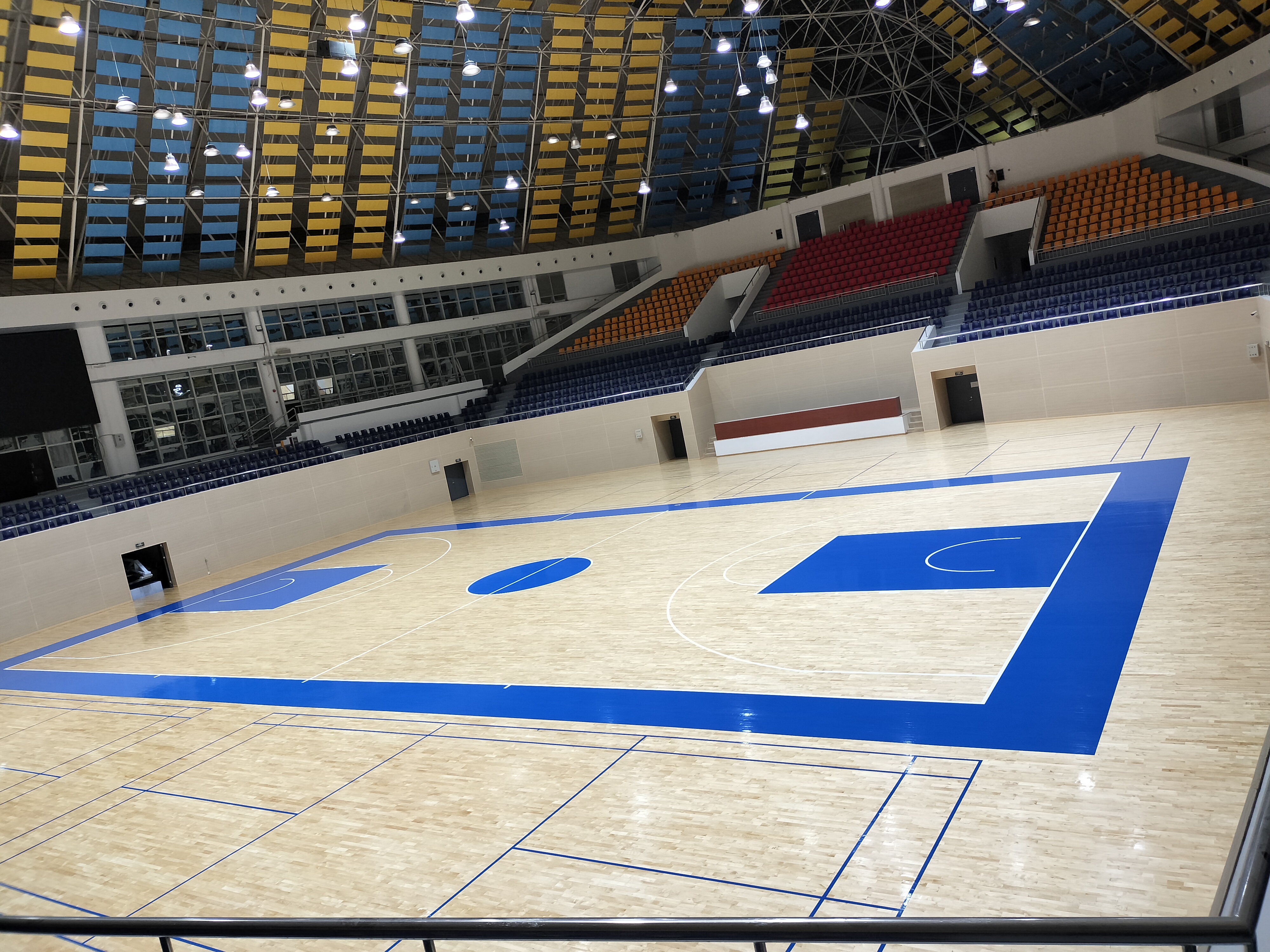 韶关乳源县篮球馆运动木地板打磨翻新