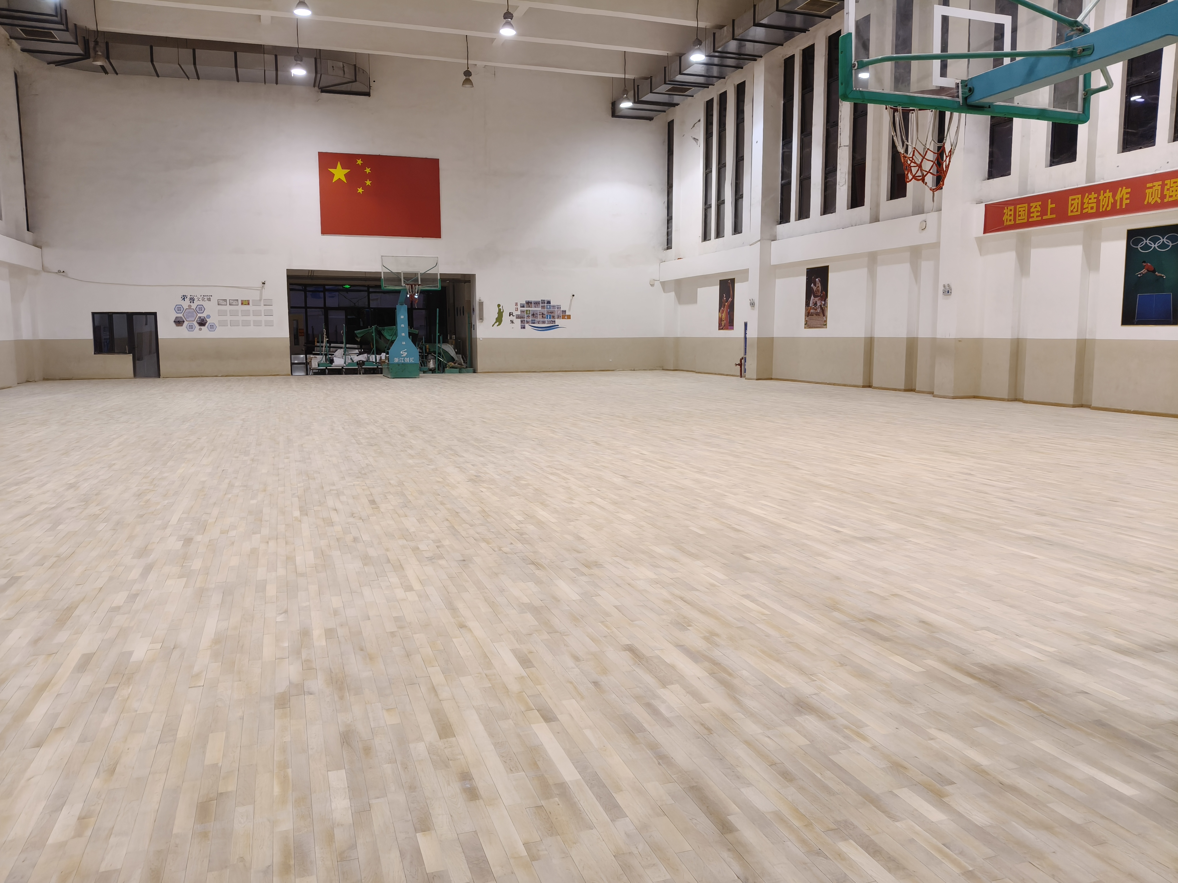 篮球馆运动木地板翻新