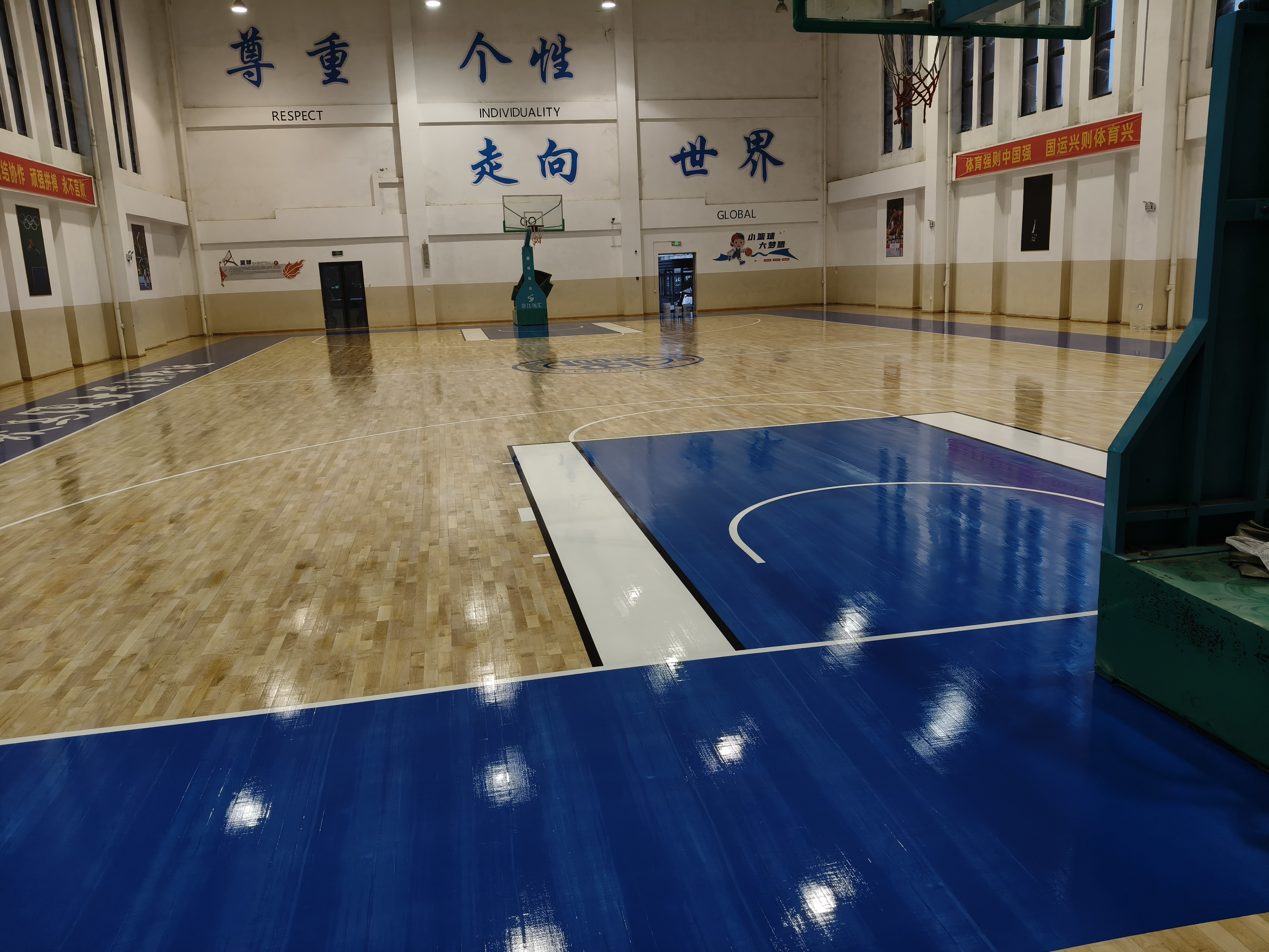 篮球馆运动木地板翻新