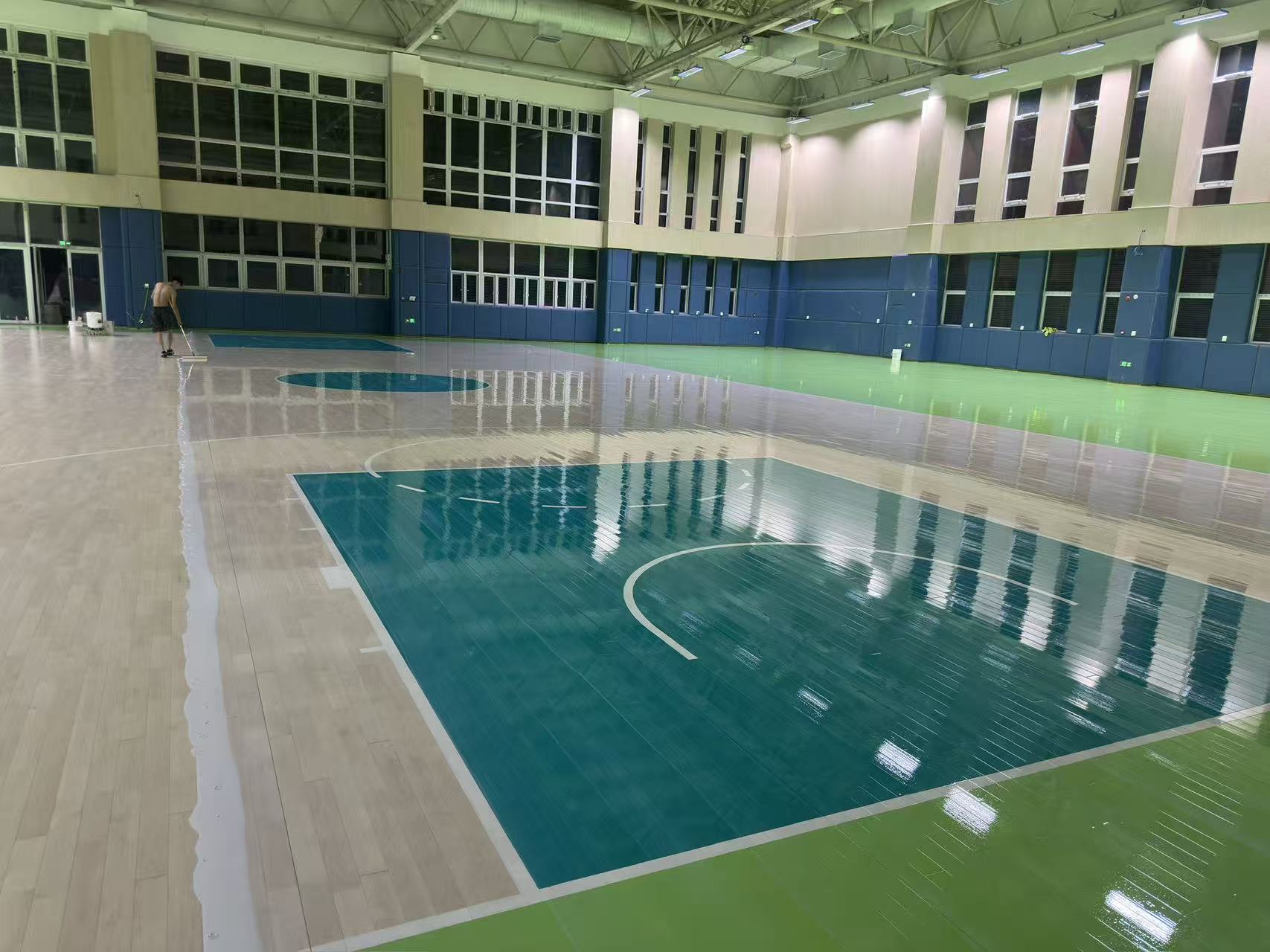 体育馆运动木地板翻新