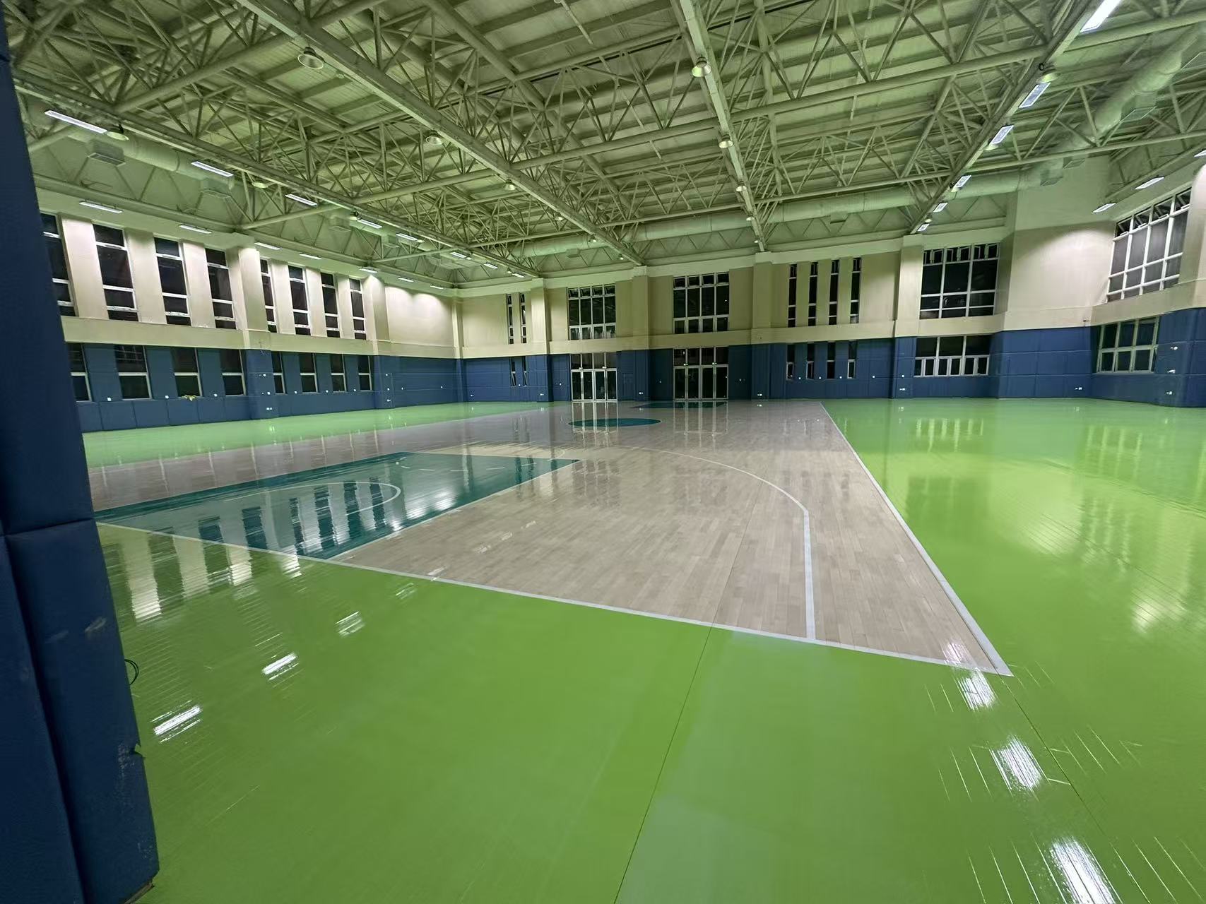 体育馆运动木地板翻新