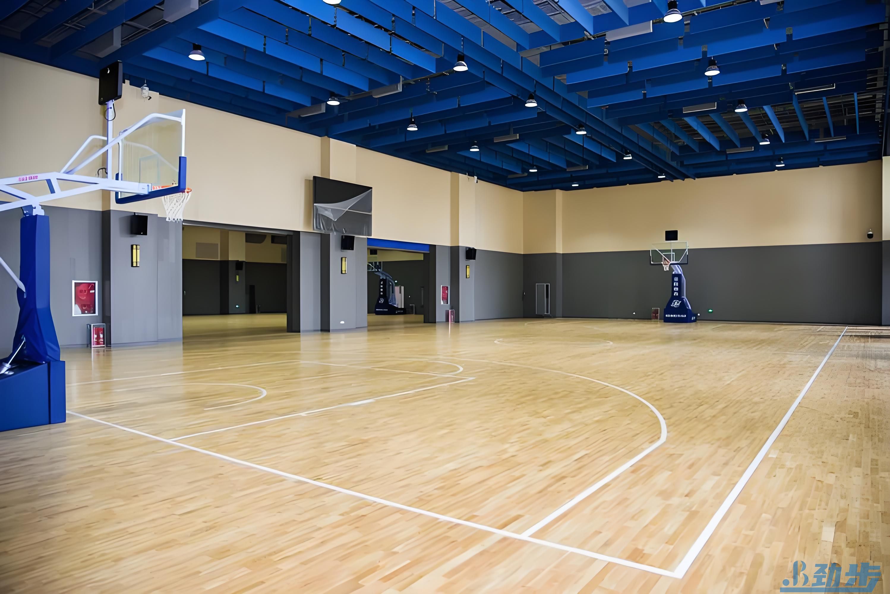 西安高新区大型企业篮球馆运动木地板翻新工程——从“磨损斑驳”到“专业级赛场”的蜕变