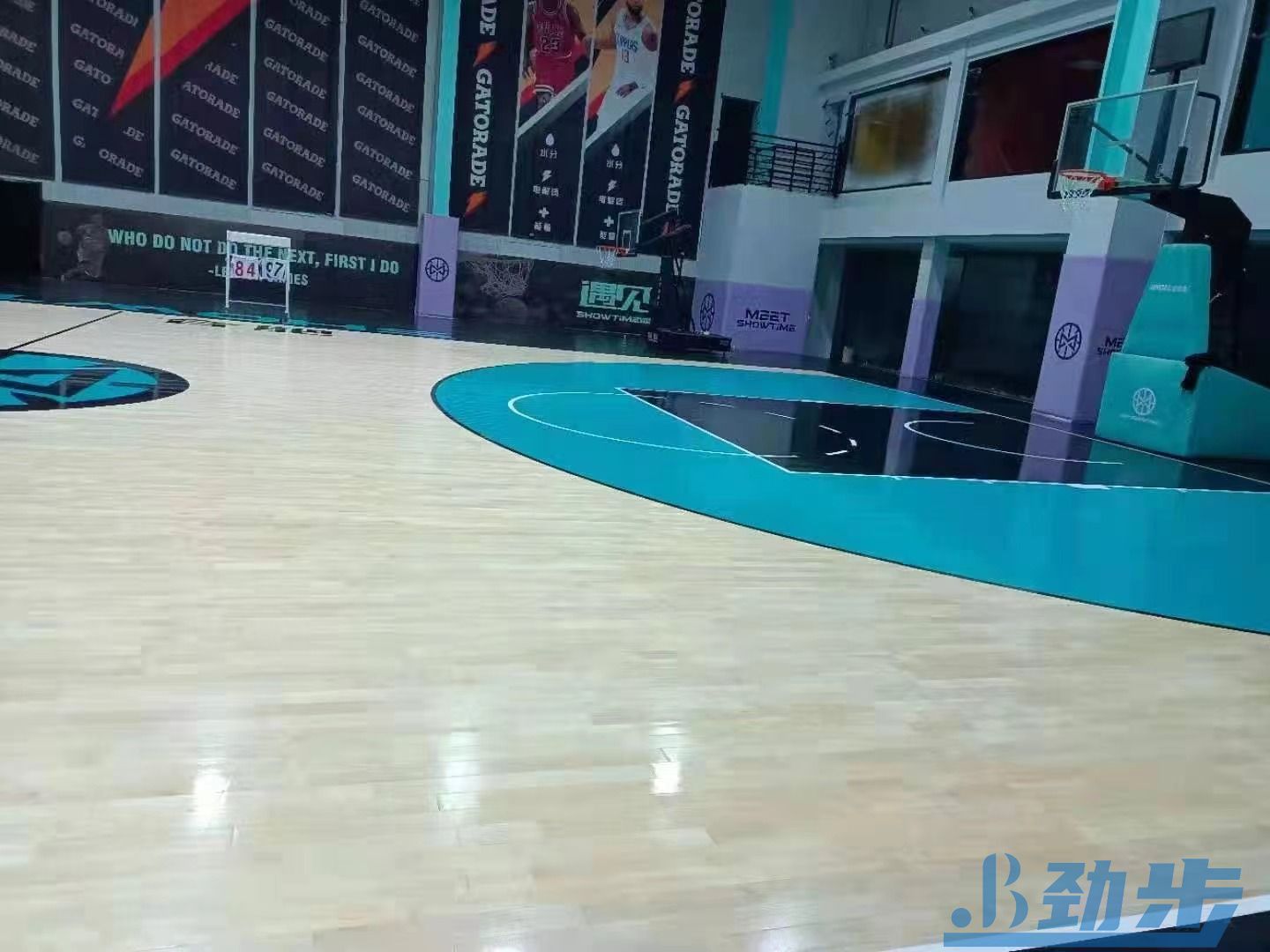 篮球馆木地板翻新