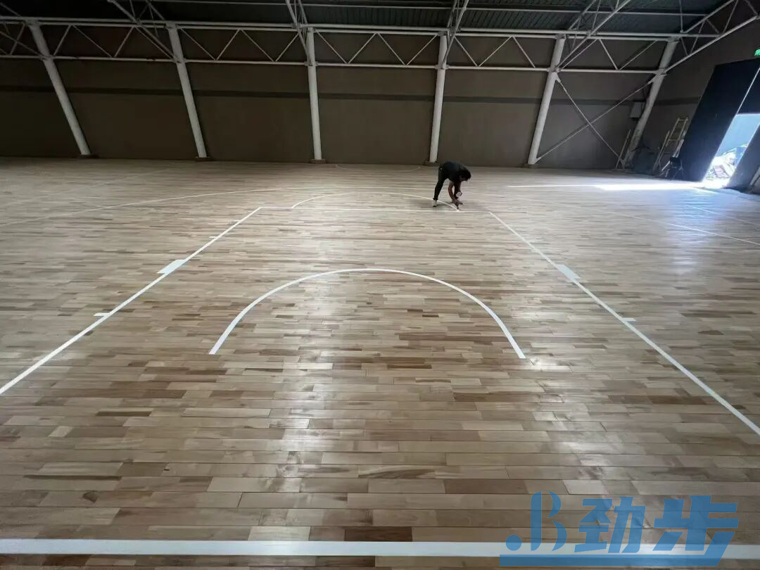 篮球场翻新需要多少钱 篮球场翻新需要多少钱