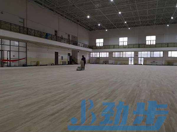 运动木地板打磨翻新：让旧场地重焕 “运动活力”