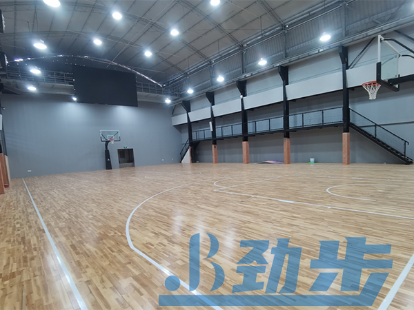 运动木地板翻新：让老场馆重获活力，每一步都藏着专业门道