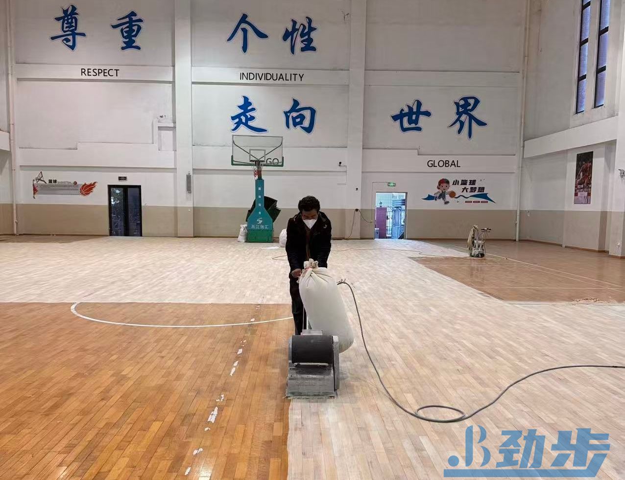 篮球馆木地板翻新