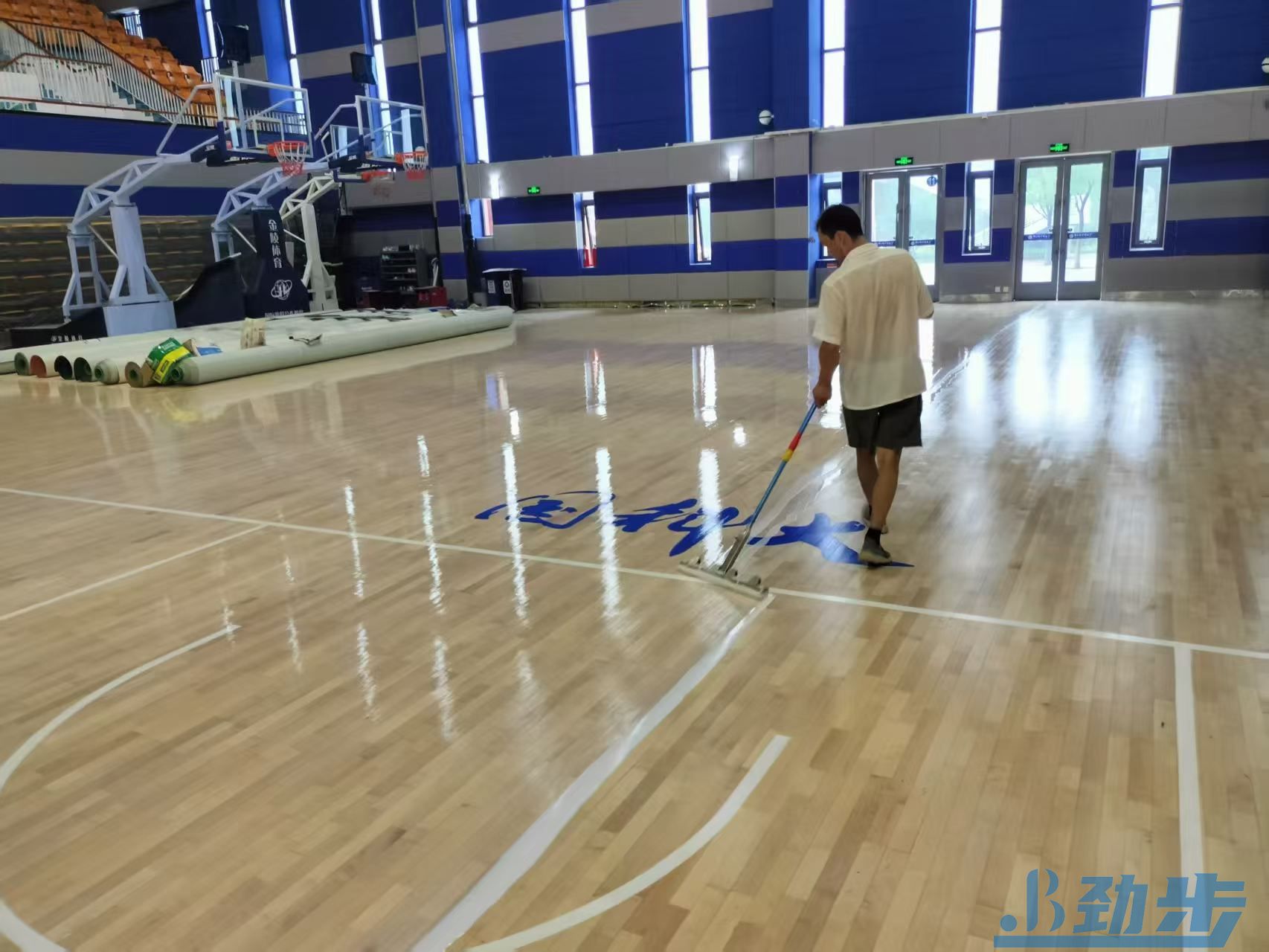 运动木地板翻新维修：让旧场地重焕专业活力