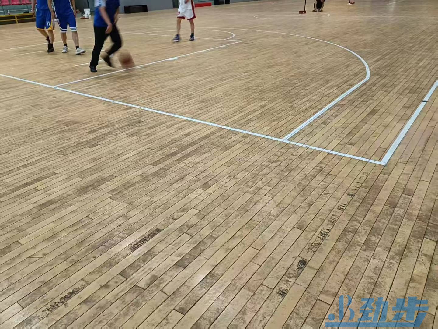 运动地板油漆