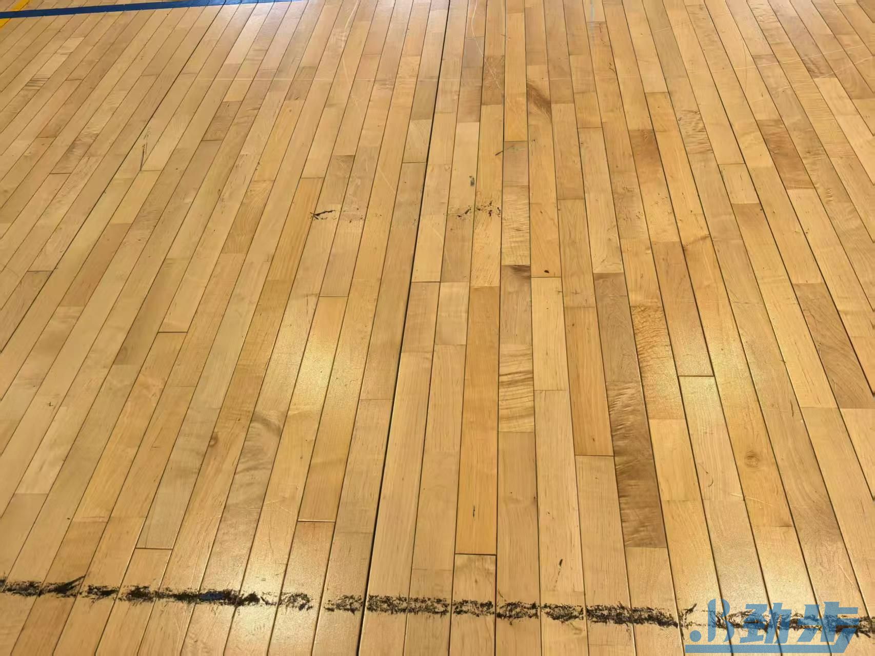 篮球馆木地板翻新