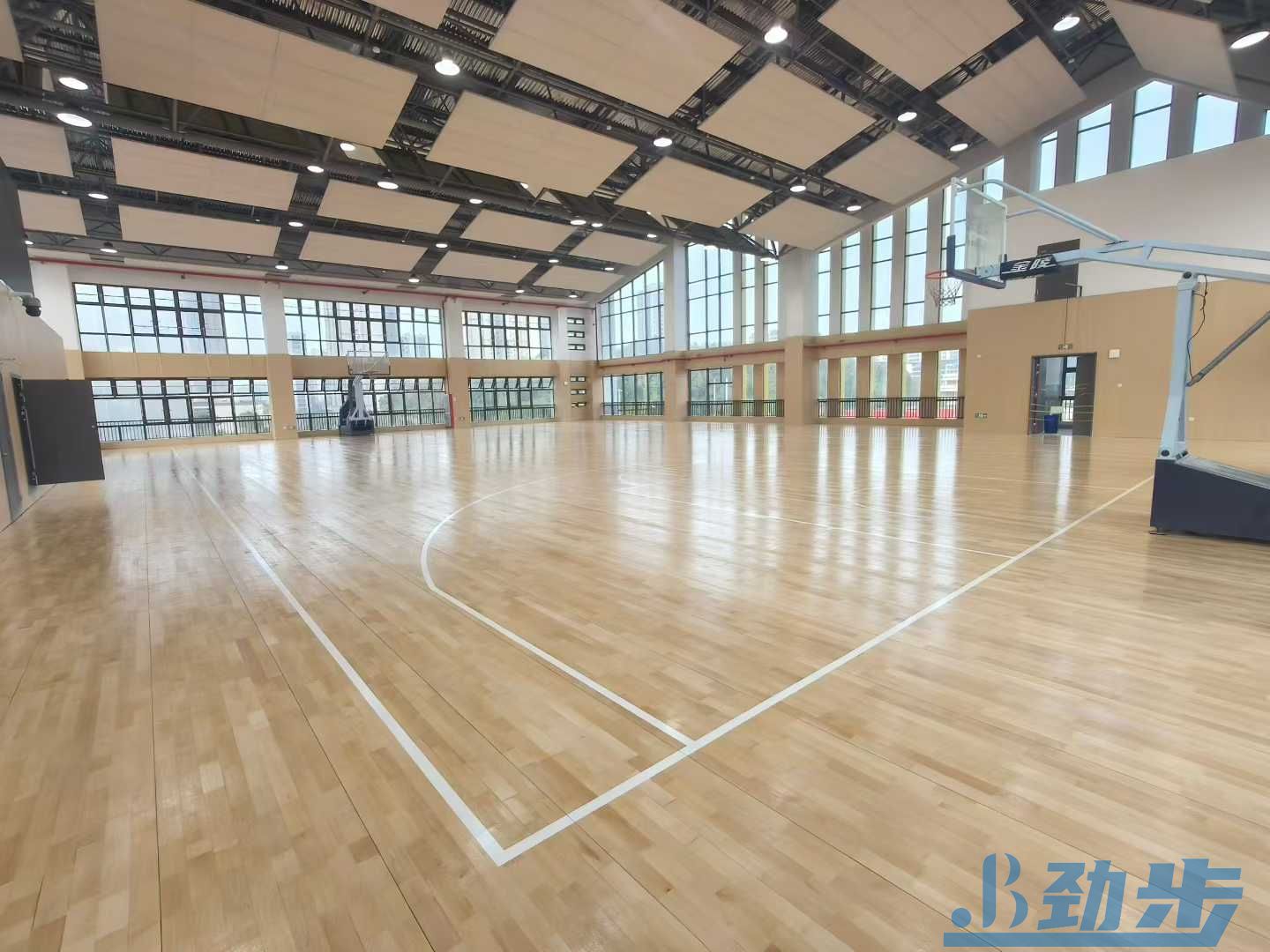 篮球馆木地板翻新