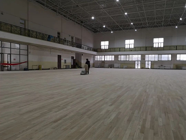 运动木地板翻新费用