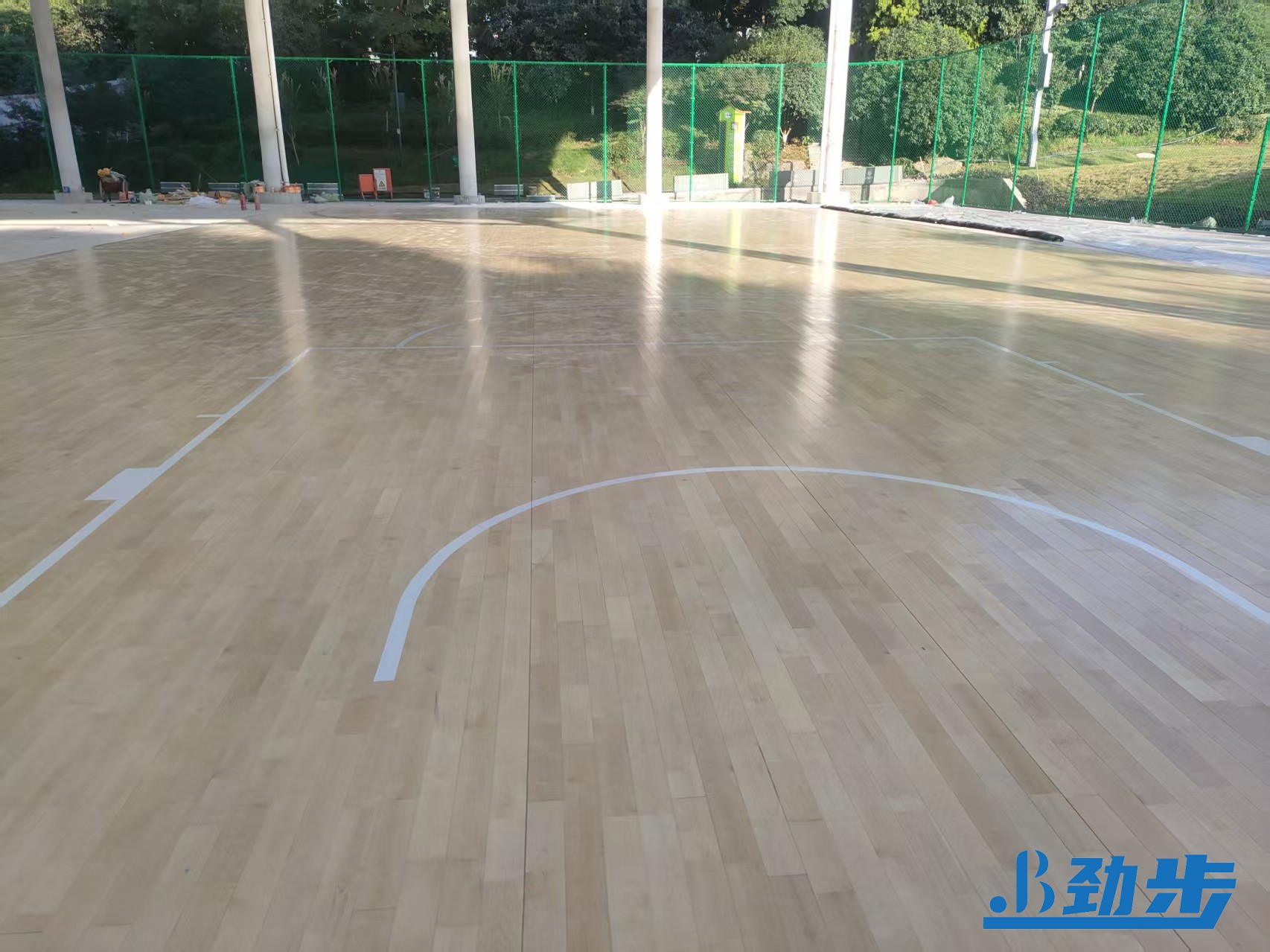 篮球馆木地板翻新
