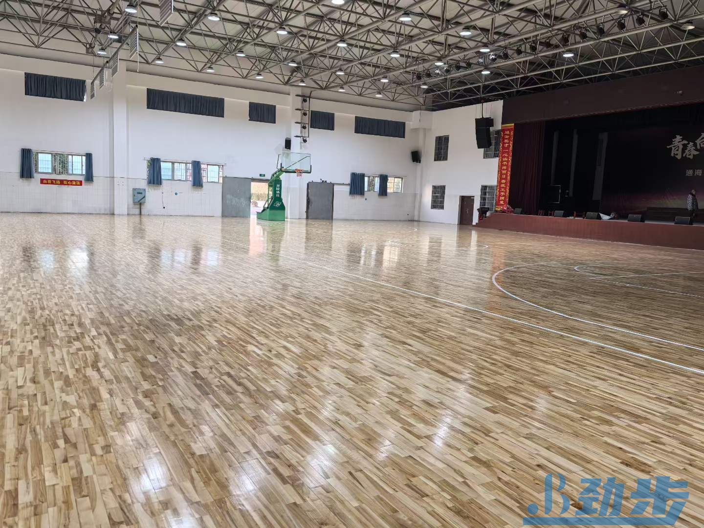 运动木地板翻新多少钱