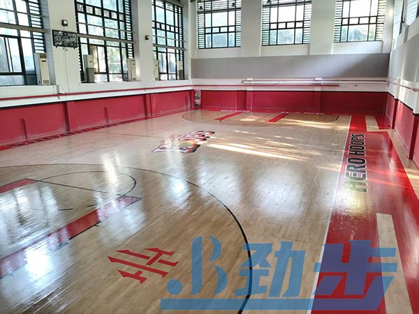 篮球馆木地板翻新